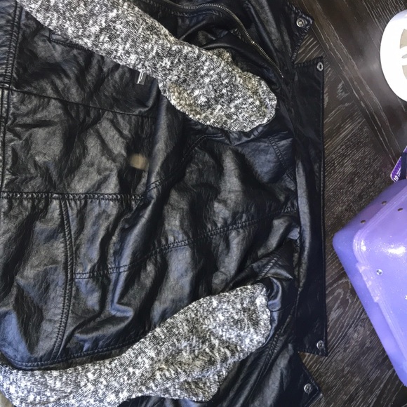 A Jean Jacket and a Leather Jacket bundle - Picture 2 of 8